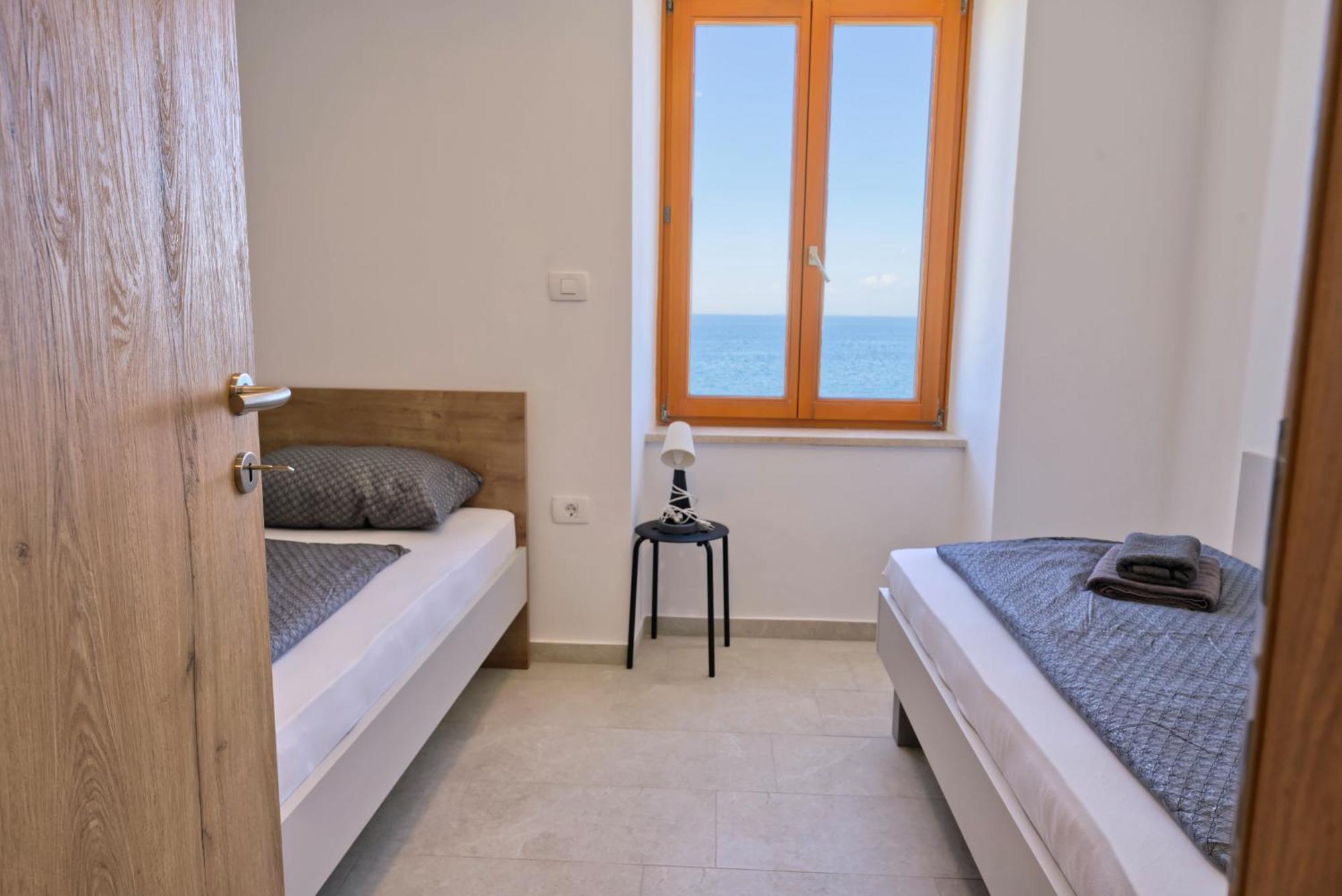 Apartments Punta Pirano Esterno foto